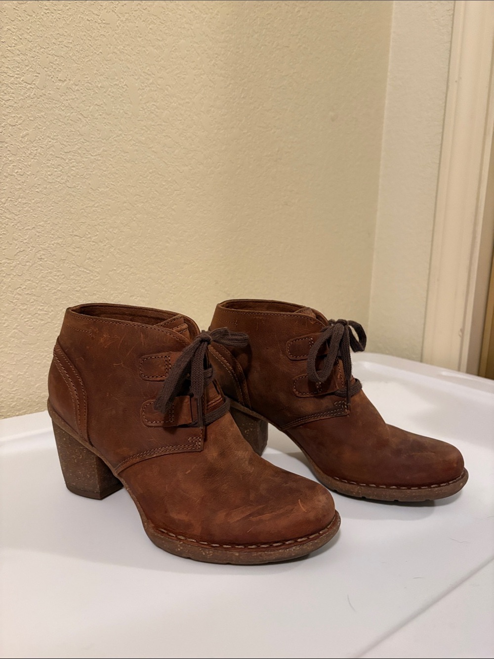 Brown Leather Lace-Up Ankle Boots. Clark’s. Size 7